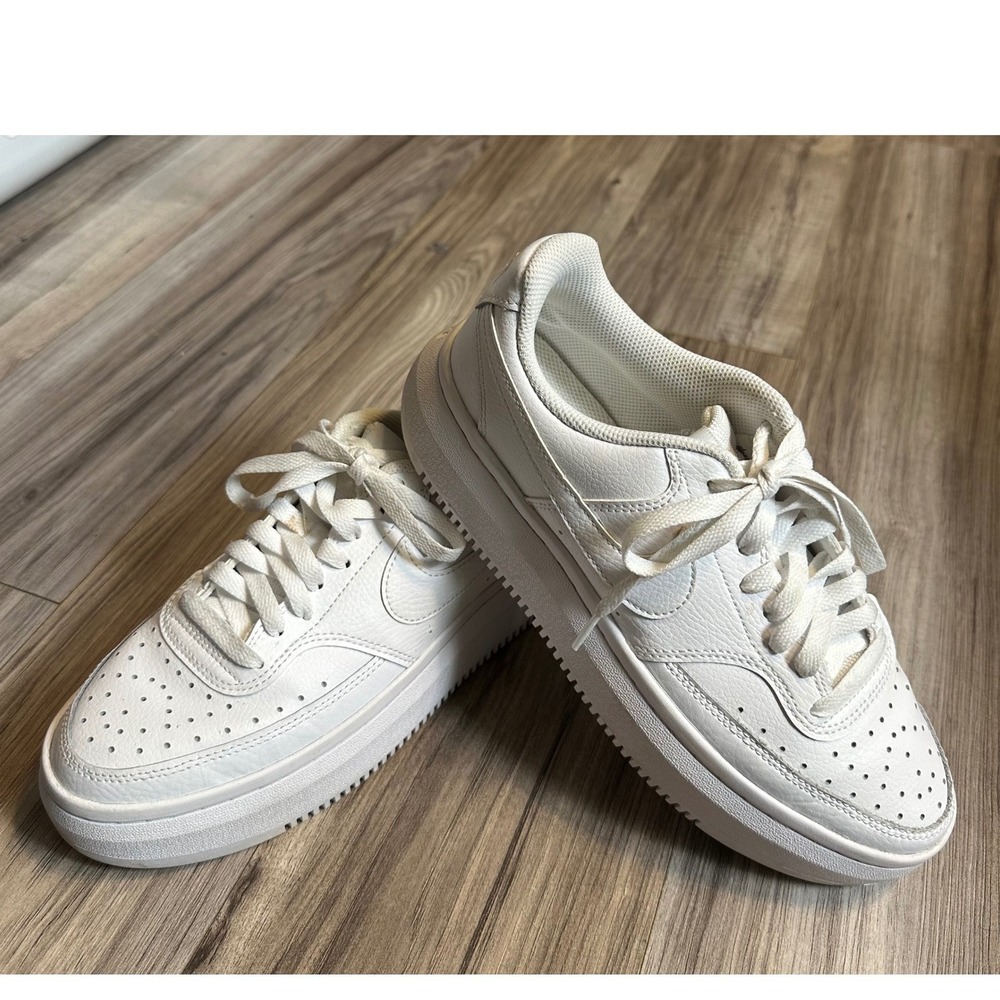 Nike Womens Court Vision Alta Triple White Platform Sneakers Leather Size 9.5